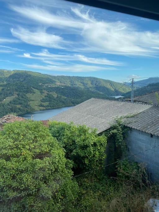 Casa Do Feligres E Da Alsira Vila Nogueira de Abaixo Exterior foto