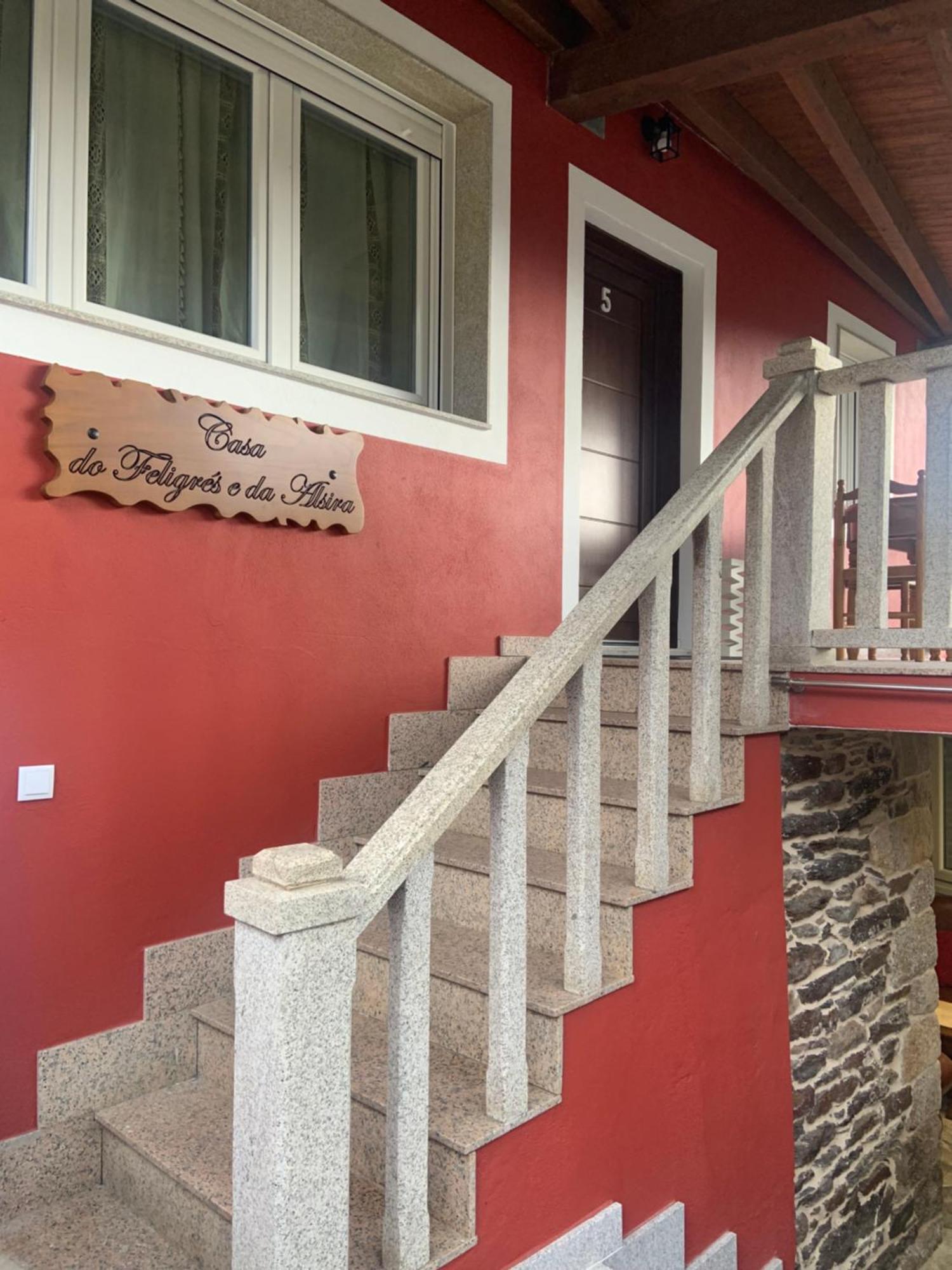 Casa Do Feligres E Da Alsira Vila Nogueira de Abaixo Exterior foto